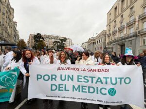 eefe2b95 4e66 479e a08f 7e54dedf4af6 300x225 - Encuesta sobre la huelga m&eacute;dica: &iquest;qu&eacute; modelo prefieres?